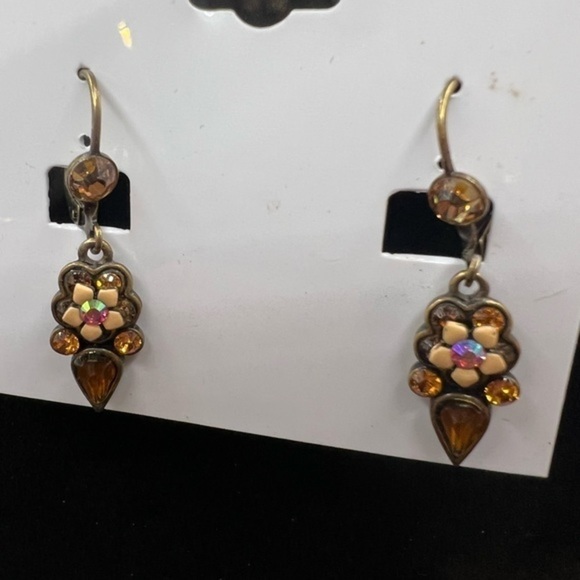 AMBER Brown Cream‎ Crystal Floral Pierced Earrings - Picture 1 of 3